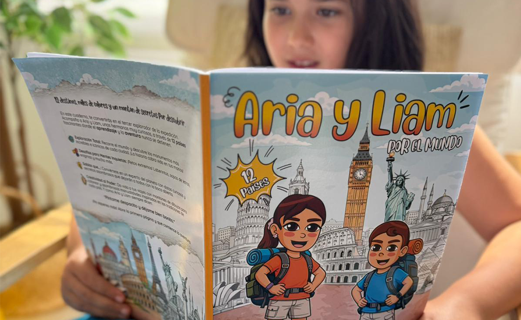 Aria y Liam en el cuaderno